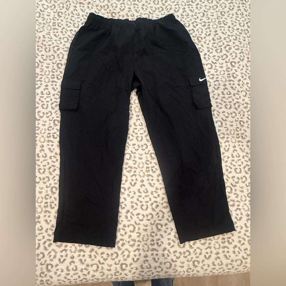 042 NEW Nike Women's Standard Fit High Rise Sportswear Black Pants XL DO7209-010
